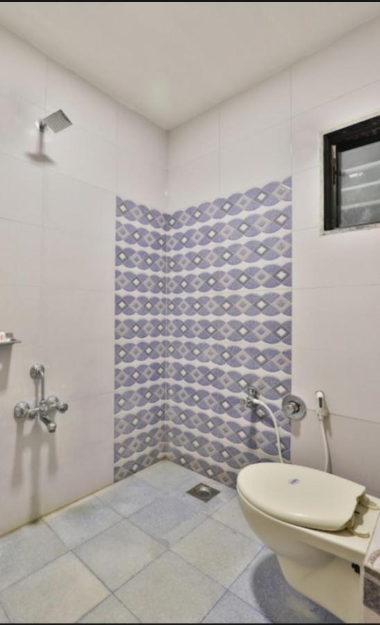 Hotel Shreenath Ahmedabad Eksteriør billede