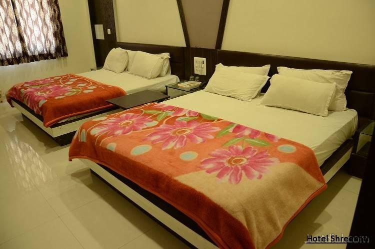 Hotel Shreenath Ahmedabad Eksteriør billede
