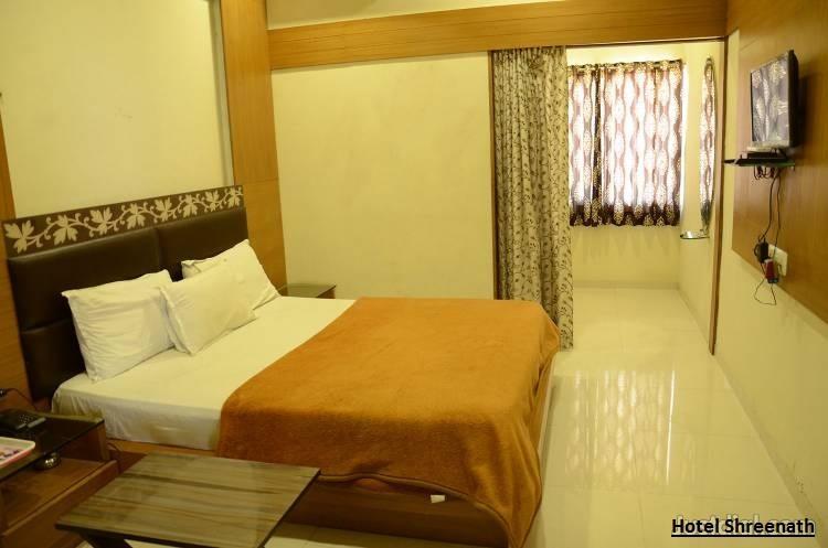 Hotel Shreenath Ahmedabad Eksteriør billede