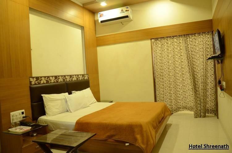 Hotel Shreenath Ahmedabad Eksteriør billede